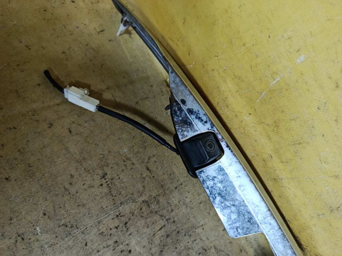 Планка задняя 76801-44130 на Toyota Isis ANM10G Фото 2