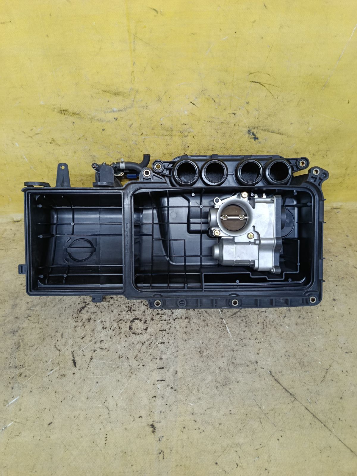 Дроссельная заслонка на Nissan March AK12 CR12DE Фото 2
