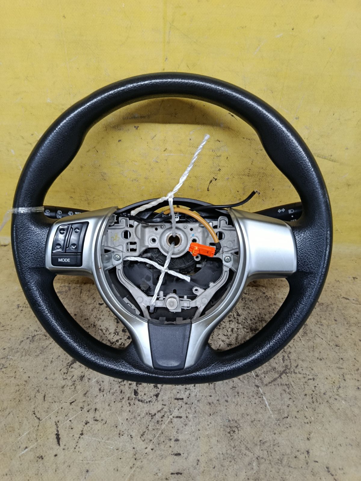 Руль на Toyota Ractis NSP120 Фото 1