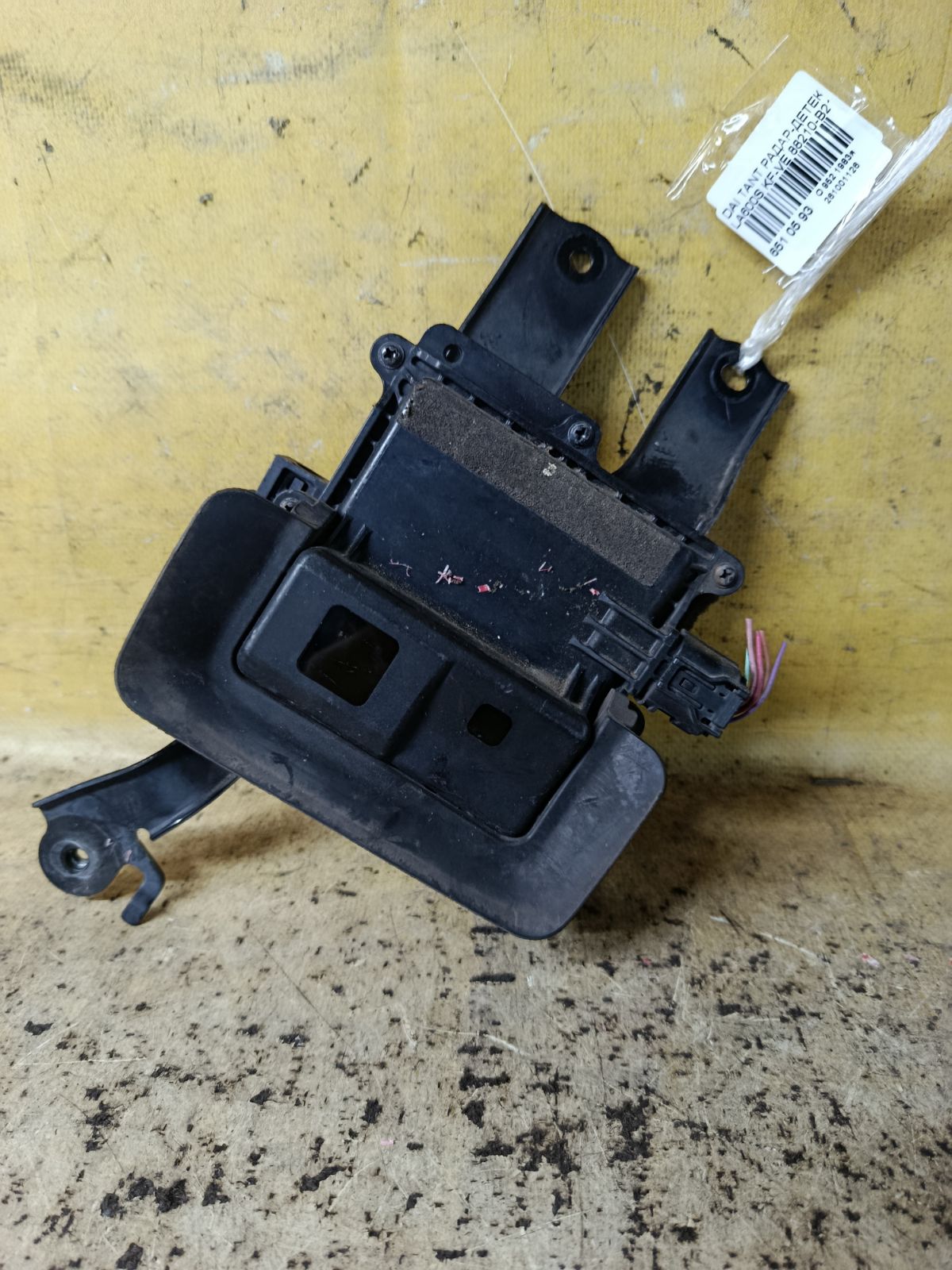 Радар-детектор Daihatsu Tanto LA600S KF-VE 88210-B2100 Фото 1