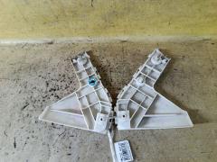 Крепление бампера на Toyota Voxy ZRR70G 52115-28140  52116-28140, Переднее расположение