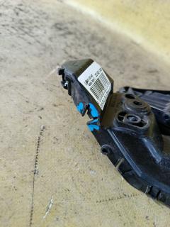 Крепление бампера 52115-B1010, 52116-B1010 на Toyota Passo KGC10 Фото 3