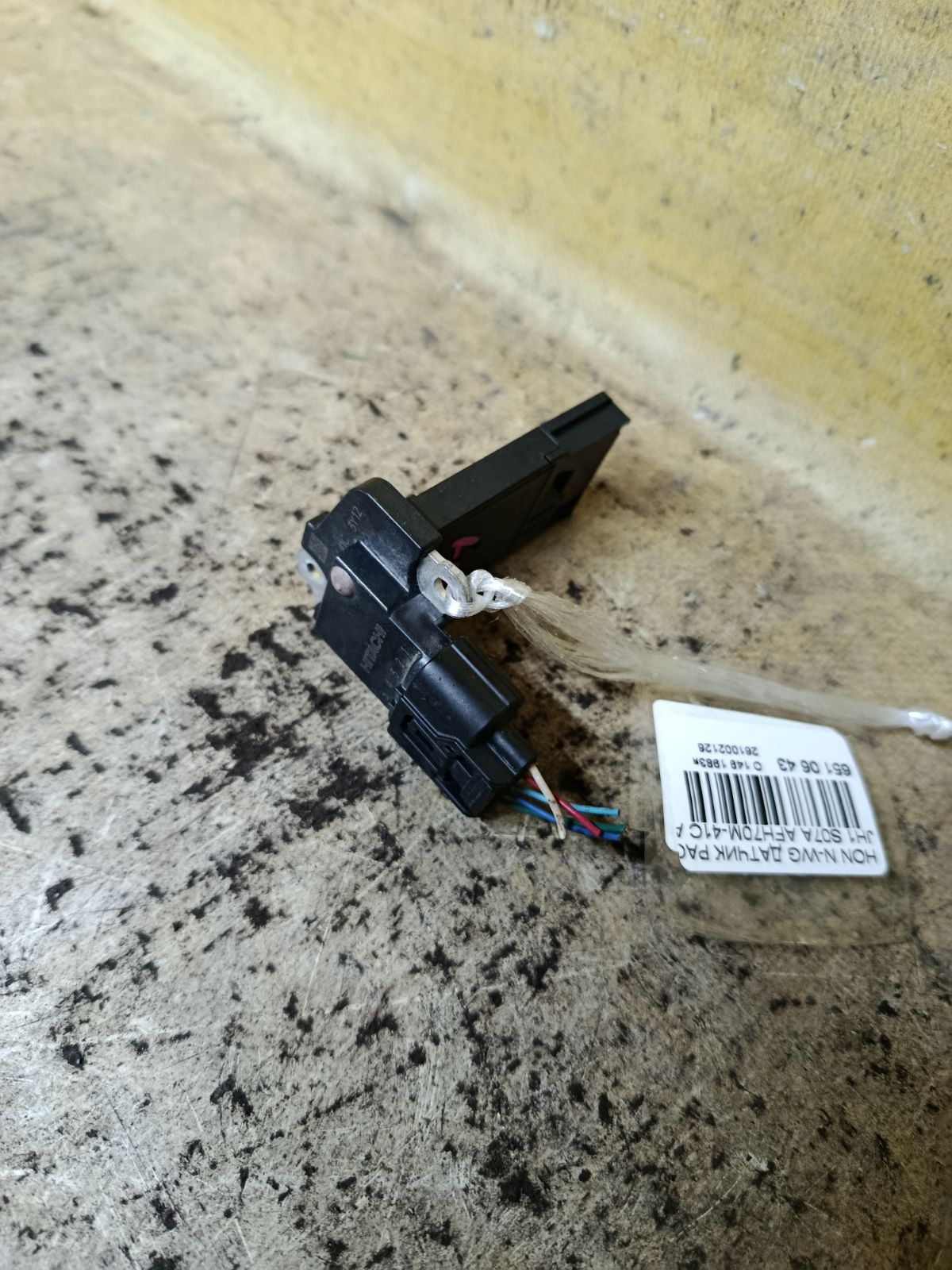 Датчик расхода воздуха AFH70M-41C на Honda N-Wgn JH1 S07A Фото 1