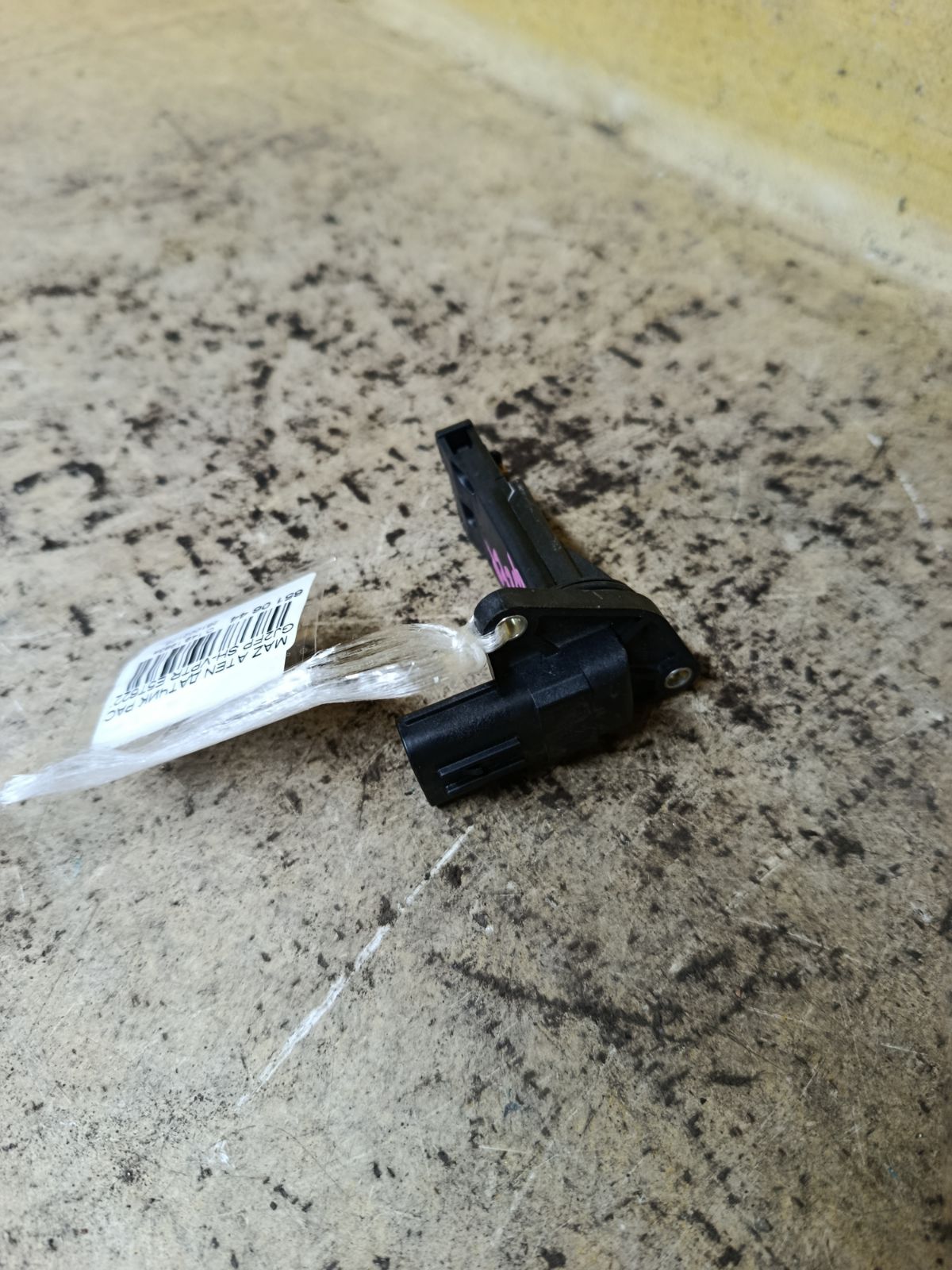 Датчик расхода воздуха E5T62271 на Mazda Atenza GJ2FP SH-VPTR Фото 1