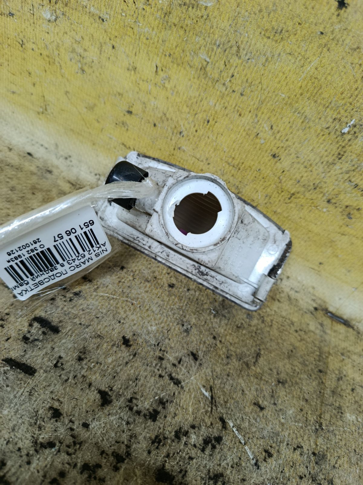 Подсветка номера 6243 6243 на Nissan March AK12 Фото 2