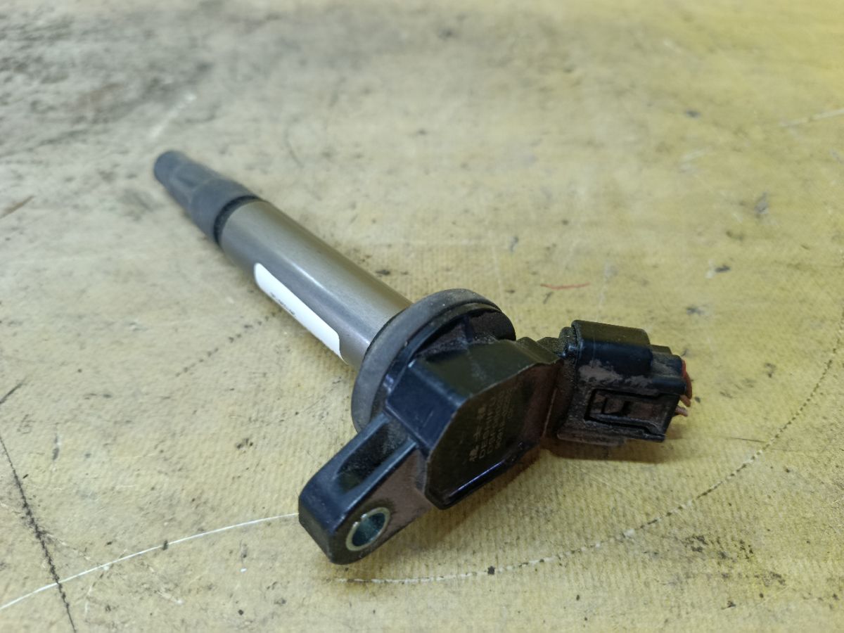 Катушка зажигания 90919-02252, 90919-02258 на Toyota Corolla ZZE150L 1ZR-FE Фото 1