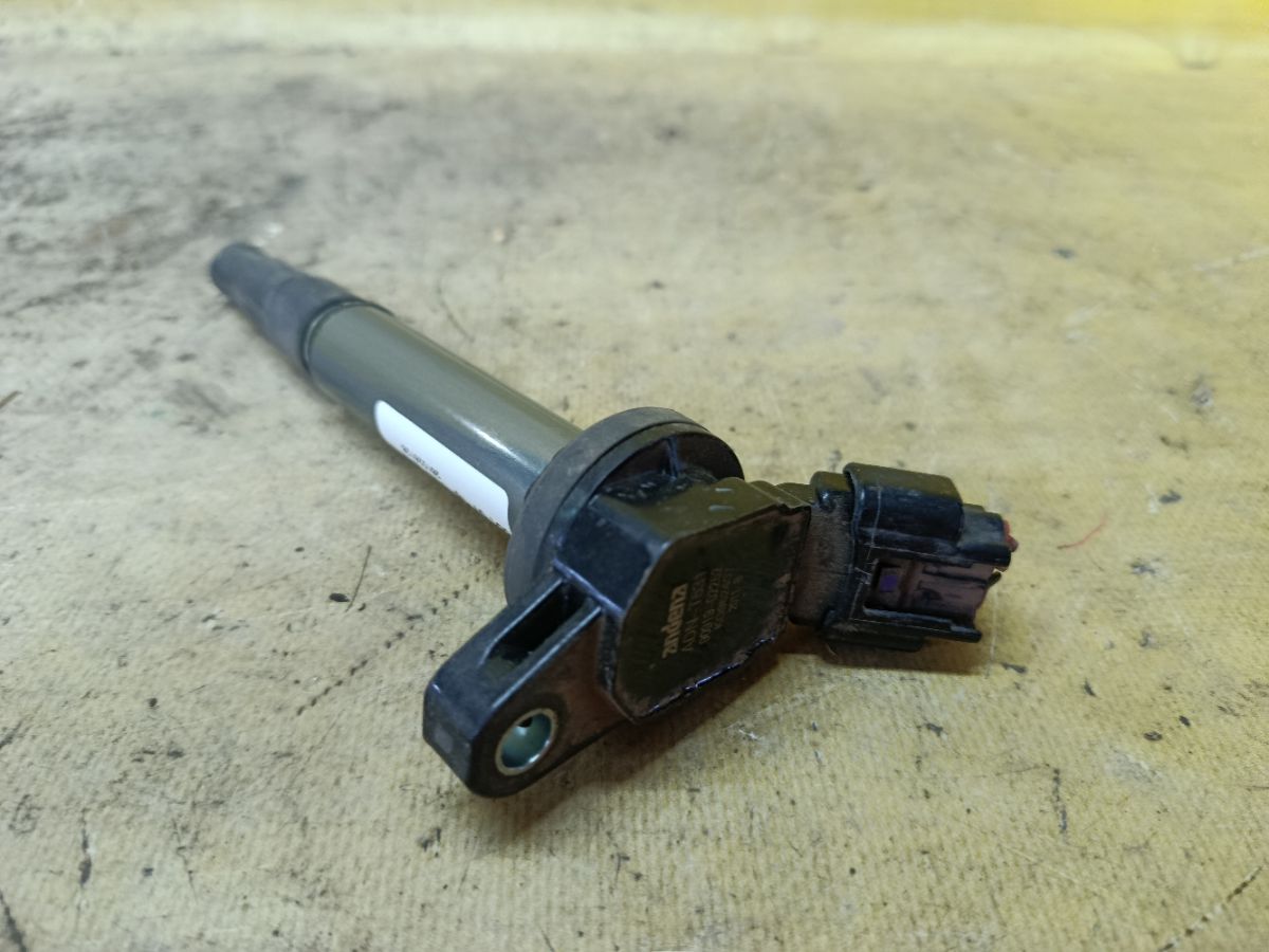 Катушка зажигания 90919-02252, 90919-02258 на Toyota Corolla ZZE150L 1ZR-FE Фото 1