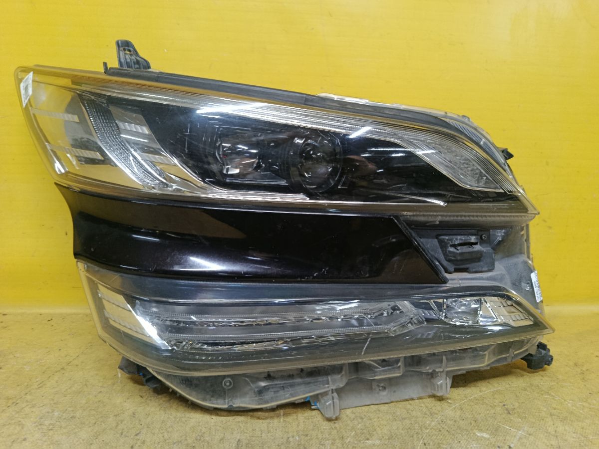 Фара 58-65 58-65,81110-58401 на Toyota Wellfire AGH30 Фото 1