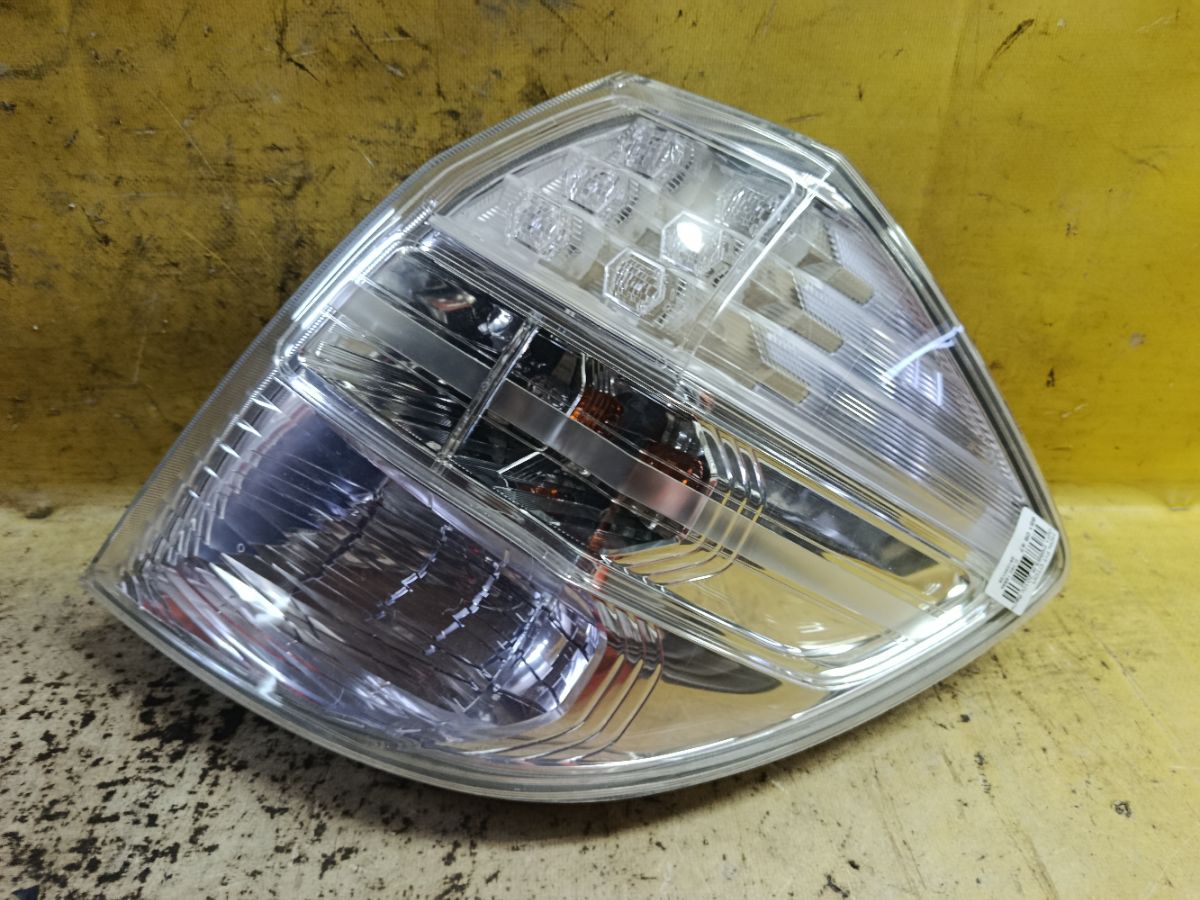 Стоп P9883 P9883 на Honda Fit Hybrid GP1 Фото 1