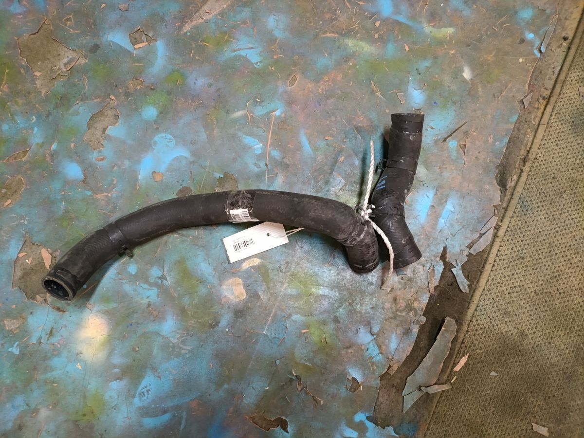 Патрубок радиатора ДВС на Toyota Crown Majesta UZS187 Фото 2