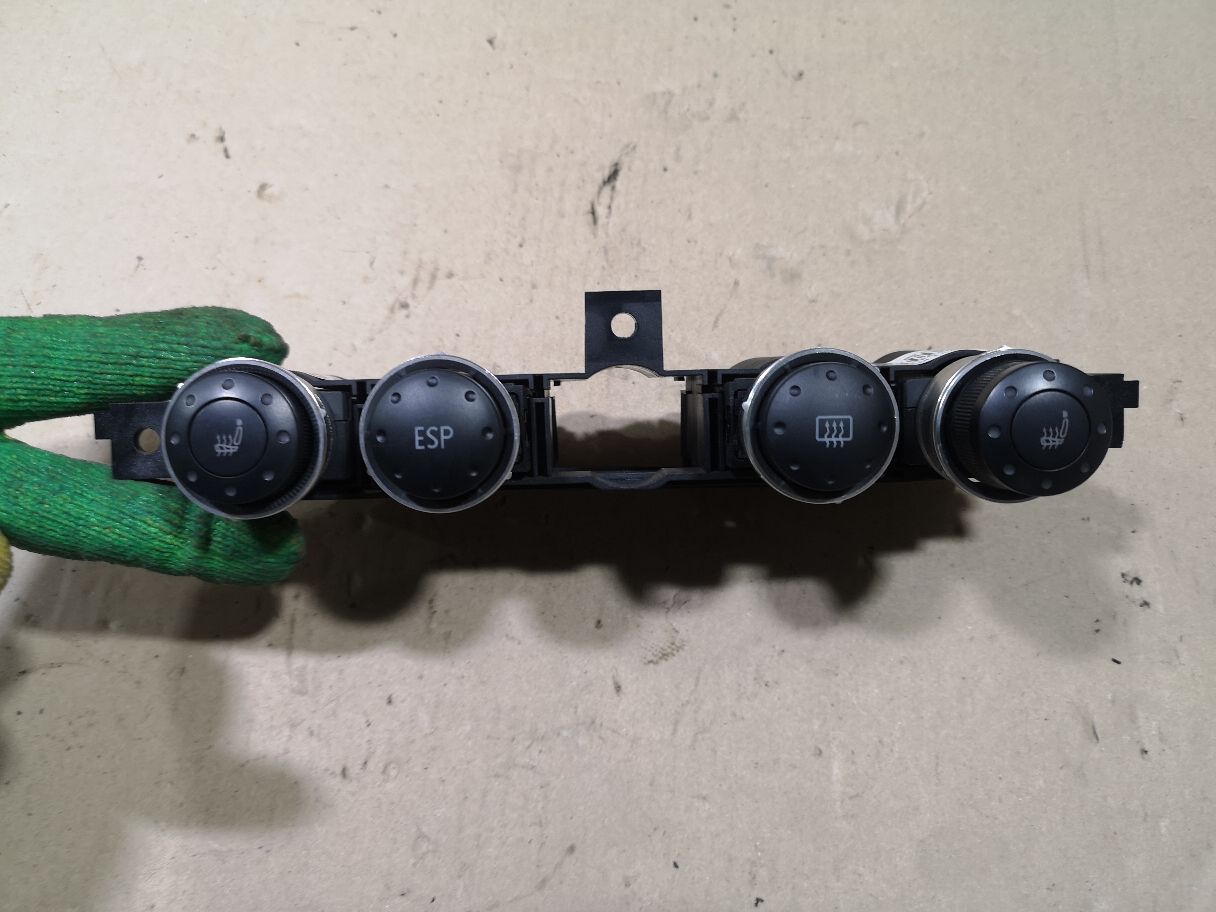 Кнопка аварийной остановки 8N0941569A на Audi Tt 8N Фото 2