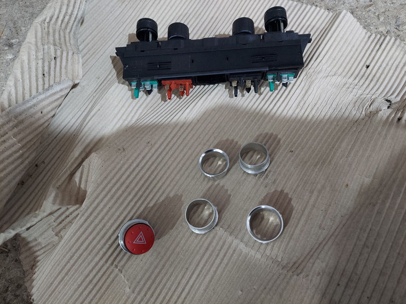 Кнопка аварийной остановки 8N0941569A на Audi Tt 8N Фото 5