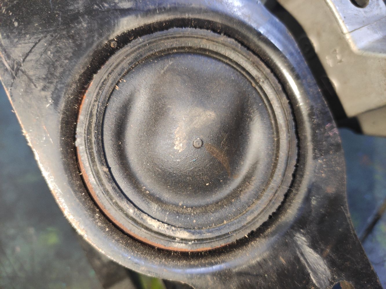Подушка двигателя 11210AX001 на Nissan March AK12 CR12DE Фото 3