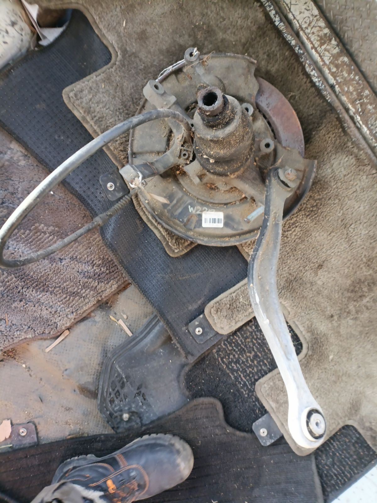 Ступица A2203508908, A2203502408, A2203508308 на Mercedes-Benz S-Class W220.175 113.986 Фото 5