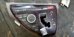 Блок управления климатконтроля на Toyota Isis ANM15G 1AZ-FSE Фото 5