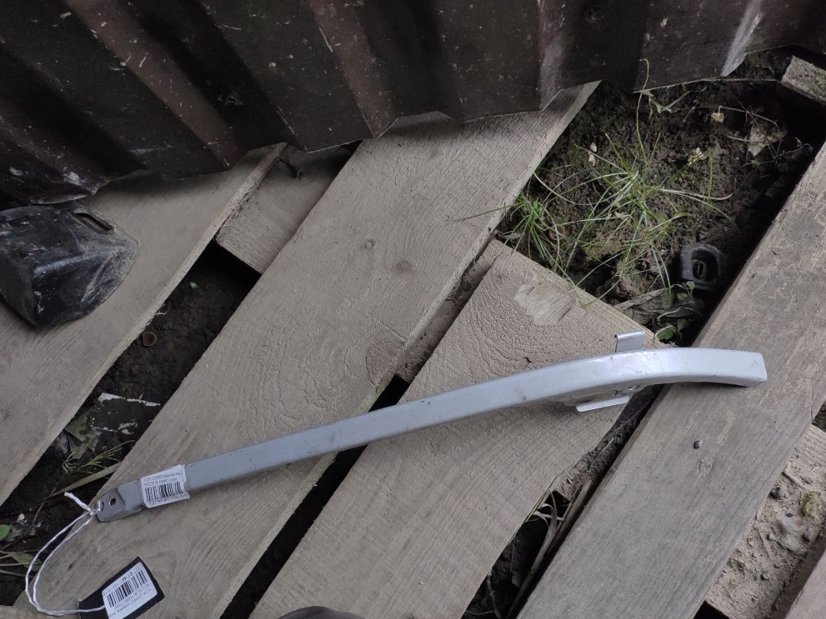 Планка под фару 53903-20020 на Toyota Corona Premio ST210 Фото 2