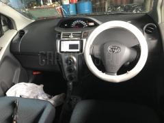 Крепление глушителя на Toyota Vitz SCP90 2SZ-FE Фото 5