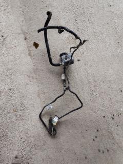 Бачок гидроусилителя 44360-20150, 44360-20190 на Toyota Wish ANE11W 1AZ-FSE Фото 2