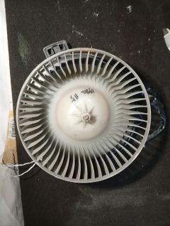 Мотор печки 87103-30440 на Toyota Crown Majesta JZS177 Фото 4