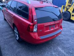 Лючок на Volvo V50 Фото 6