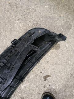 Решетка под лобовое стекло на Toyota Vitz KSP90 Фото 9