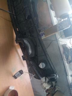 Решетка под лобовое стекло на Toyota Vitz KSP90 Фото 15