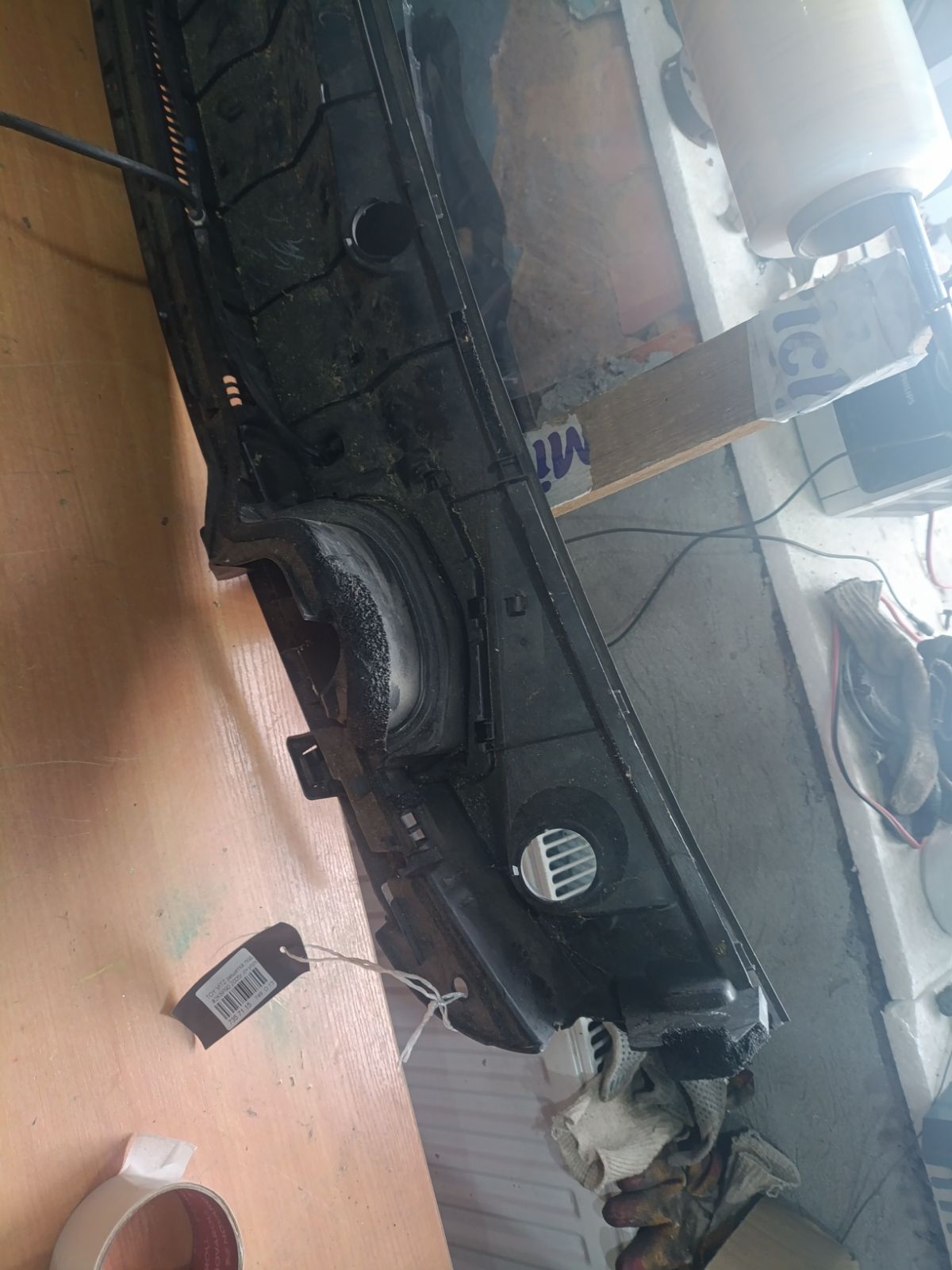 Решетка под лобовое стекло на Toyota Vitz KSP90 Фото 15