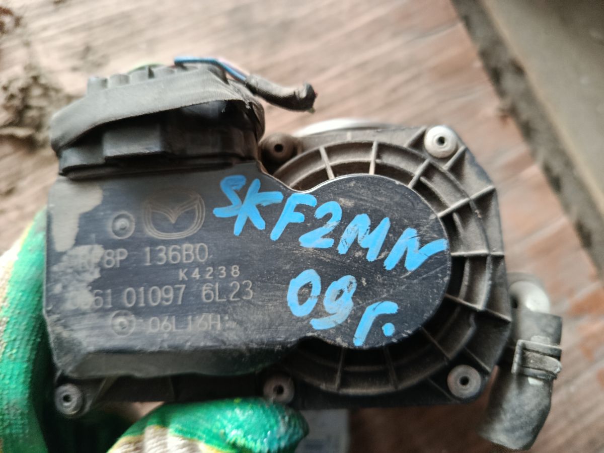 Дроссельная заслонка на Nissan Vanette SKF2MN RFTE Фото 3