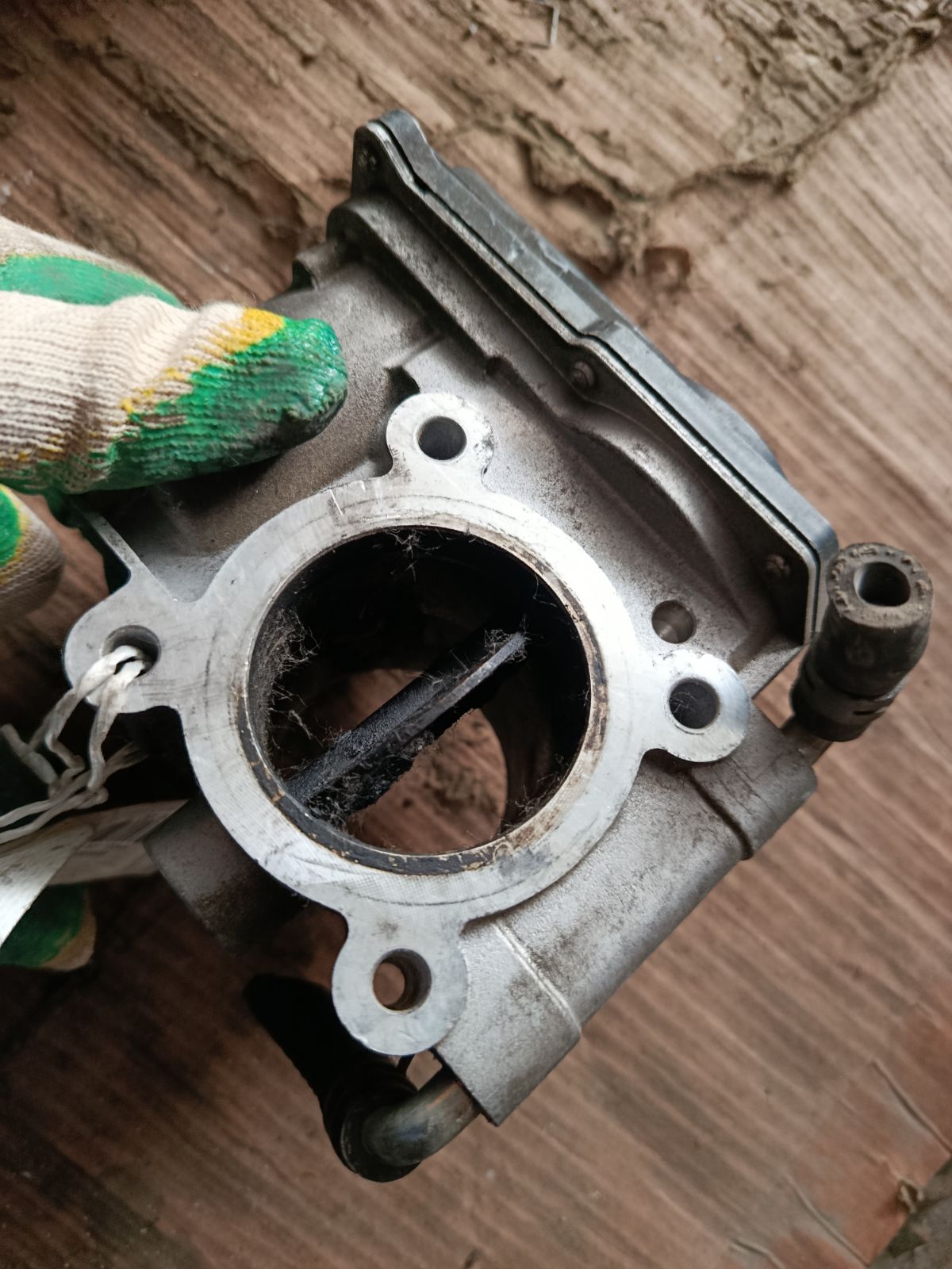 Дроссельная заслонка на Nissan Vanette SKF2MN RFTE Фото 6