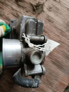Дроссельная заслонка на Nissan Vanette SKF2MN RFTE Фото 4