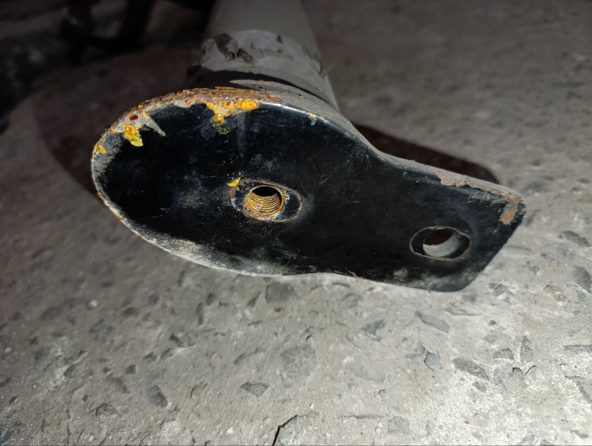 Фаркоп на Mitsubishi Delica Space Gear PE8W Фото 5