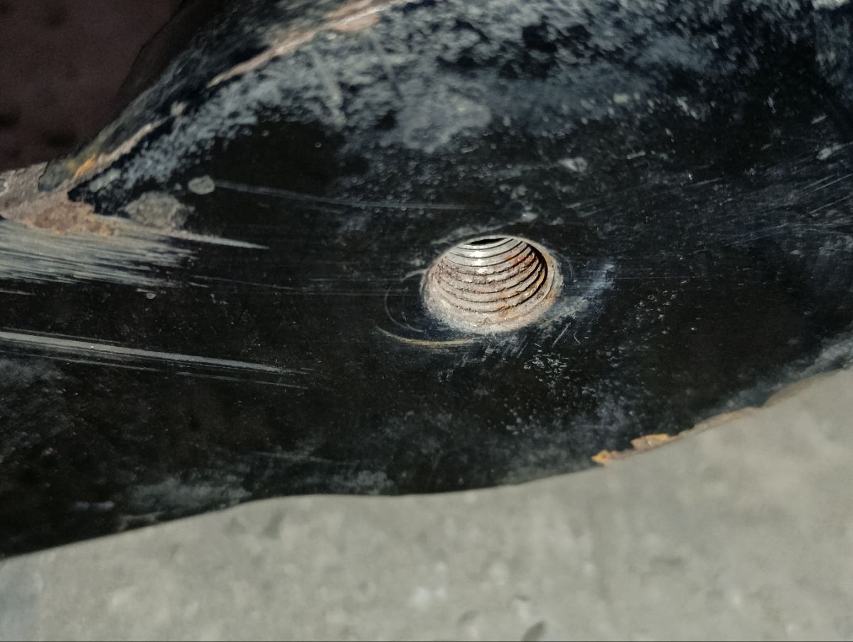 Фаркоп на Mitsubishi Delica Space Gear PE8W Фото 8