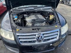 Патрубок радиатора ДВС на Volkswagen Touareg 7LAAG1 Фото 3