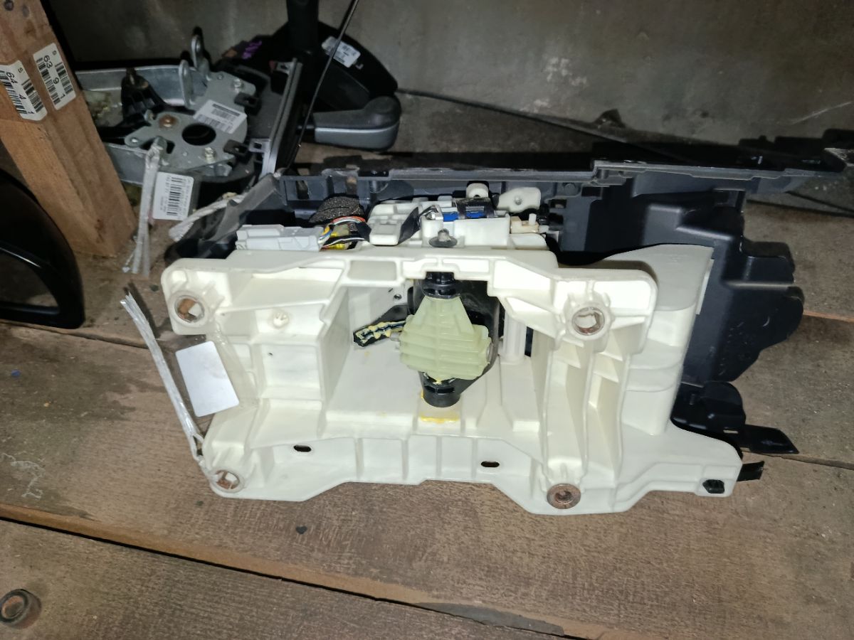 Ручка КПП на Mitsubishi Outlander CW5W Фото 5