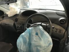 Обшивка багажника на Toyota Vitz SCP10 Фото 8