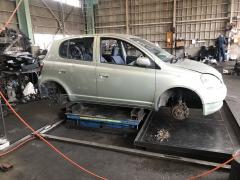 Обшивка багажника на Toyota Vitz SCP10 Фото 9