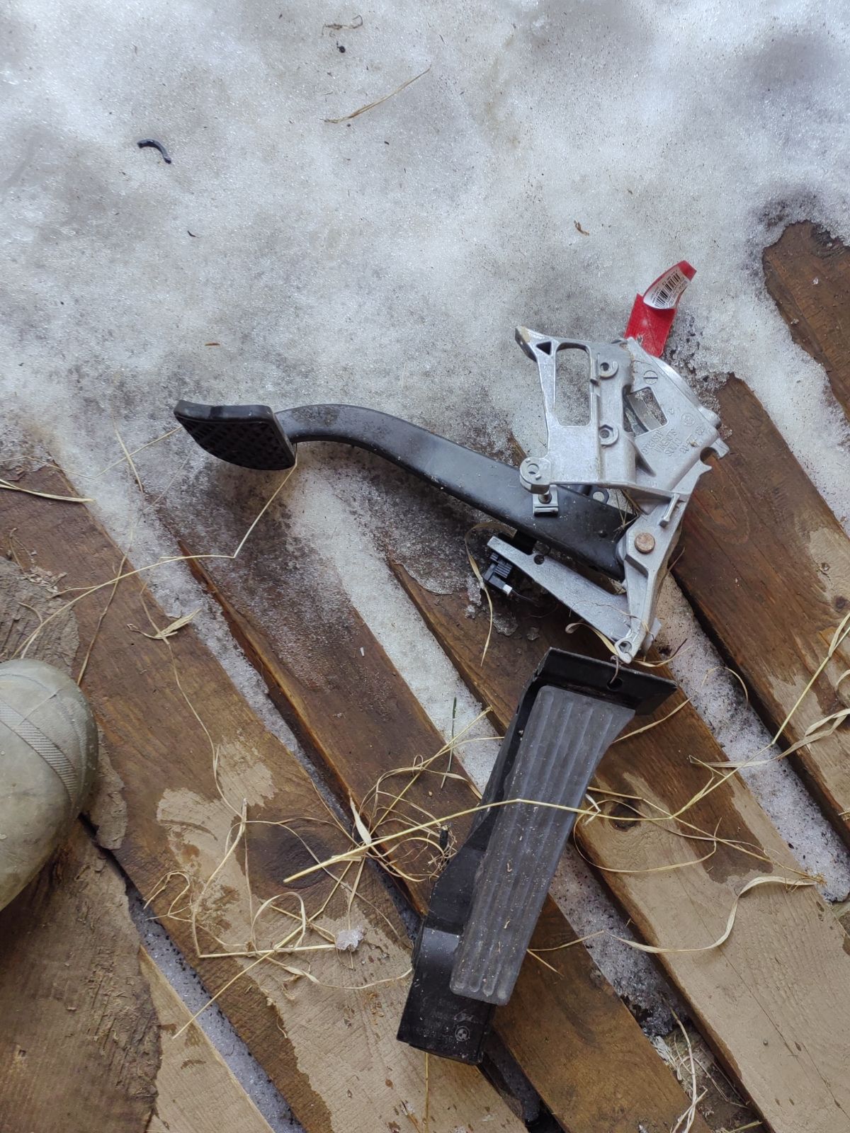 Педаль подачи топлива на Bmw 3-Series E91-VW72 N46N Фото 4