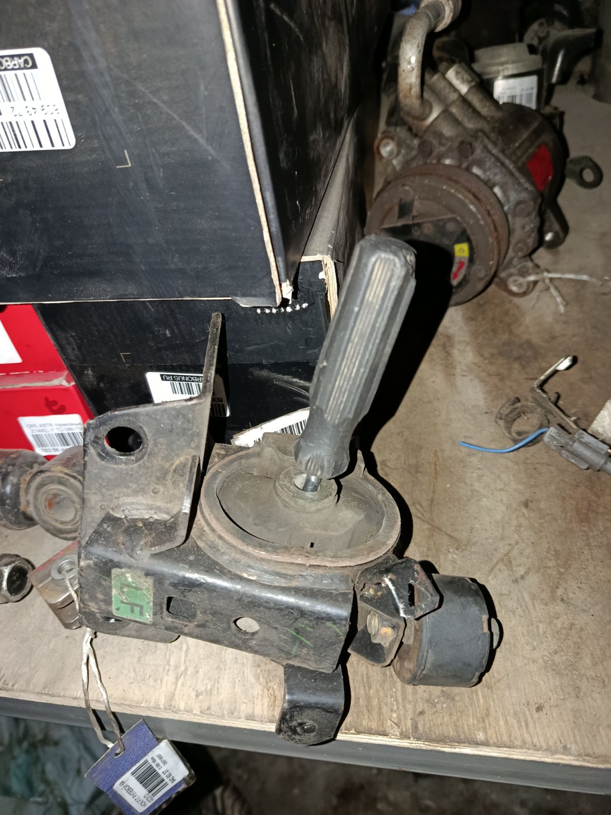 Подушка двигателя на Toyota Allex NZE121 1NZ-FE Фото 3