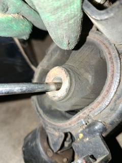 Подушка двигателя на Toyota Allex NZE121 1NZ-FE Фото 5