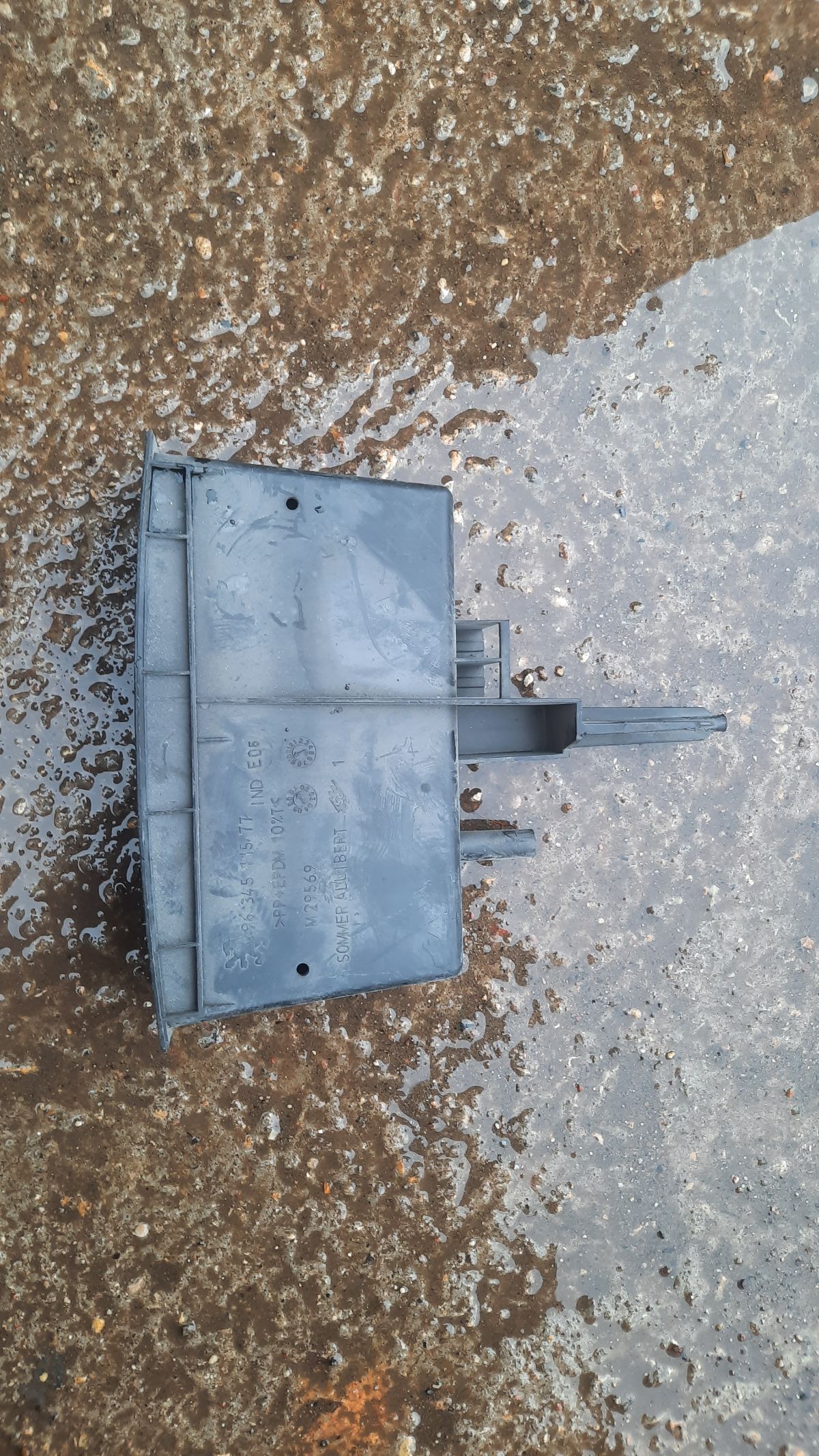 Консоль магнитофона на Peugeot 307 3CRFN Фото 5