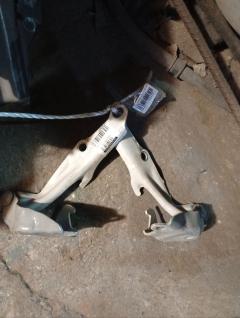 Крепление капота 53410-22110, 53420-22110 на Toyota Chaser GX100 Фото 2