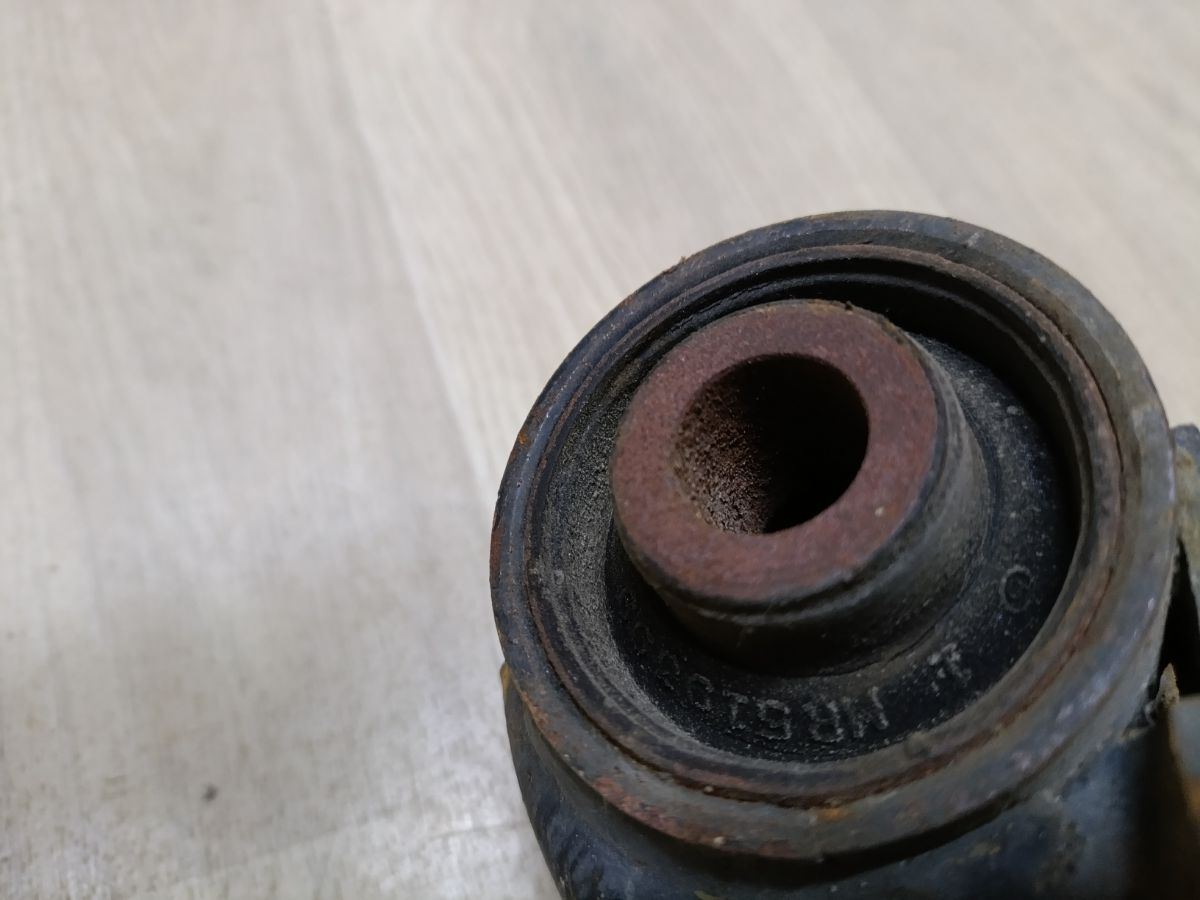 Рычаг на Mitsubishi Pajero V65W 6G74 Фото 4