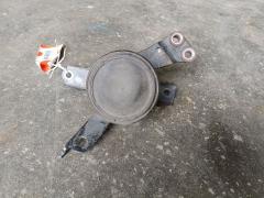 Подушка двигателя 12305-23060 на Toyota Vitz SCP90 2SZ-FE Фото 4