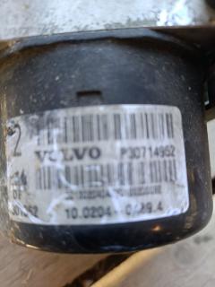Блок ABS на Volvo V70 SW Фото 3