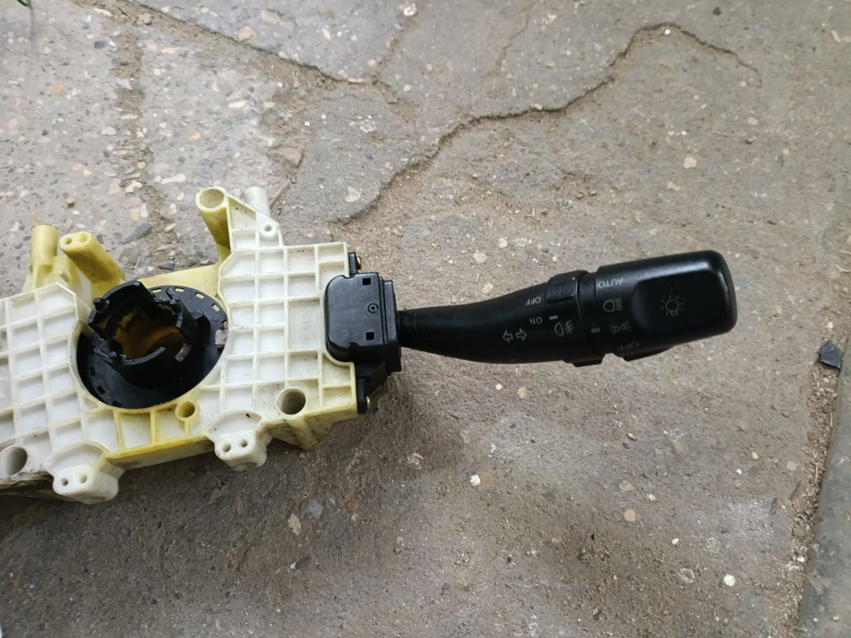 Переключатель поворотов на Hyundai Galloper JK Фото 6