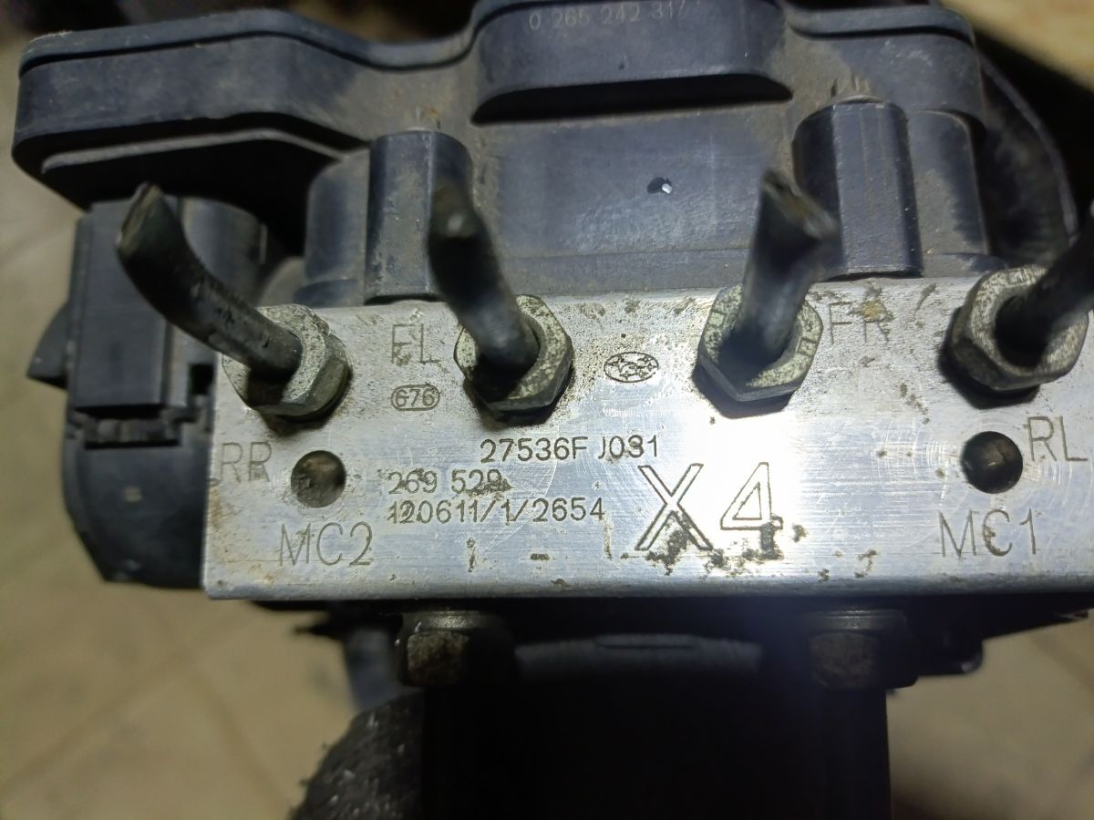 Блок ABS на Subaru Impreza GJ6 FB20A Фото 4