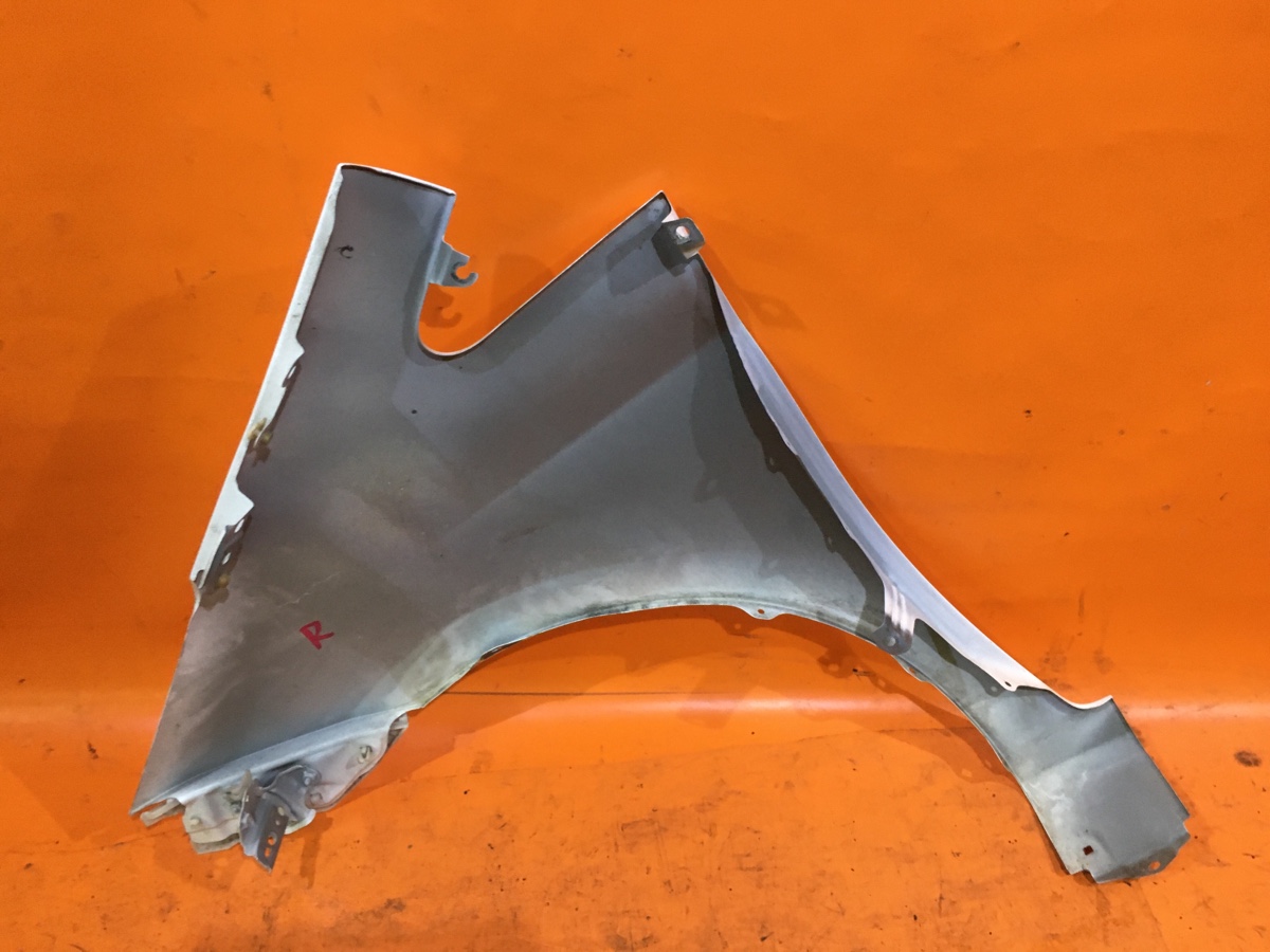 Крыло переднее на Toyota Ractis NSP122 Фото 2