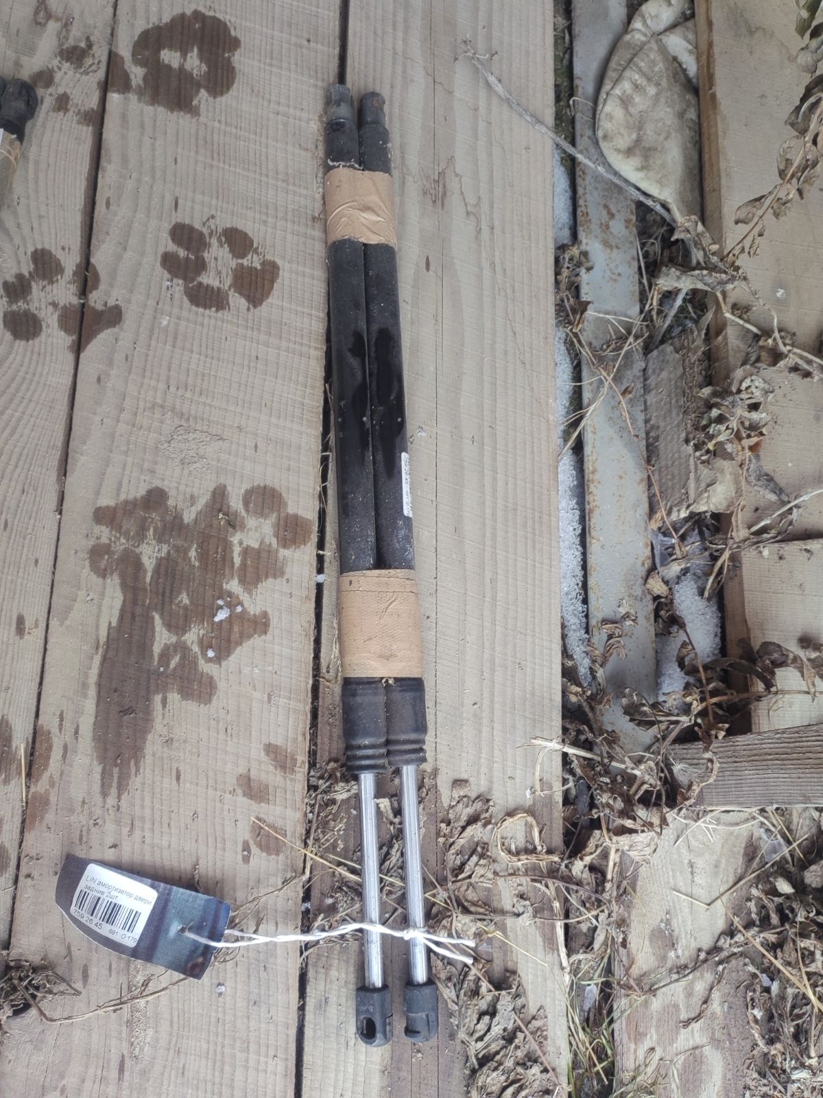 Амортизатор двери на Lincoln Navigator Фото 2