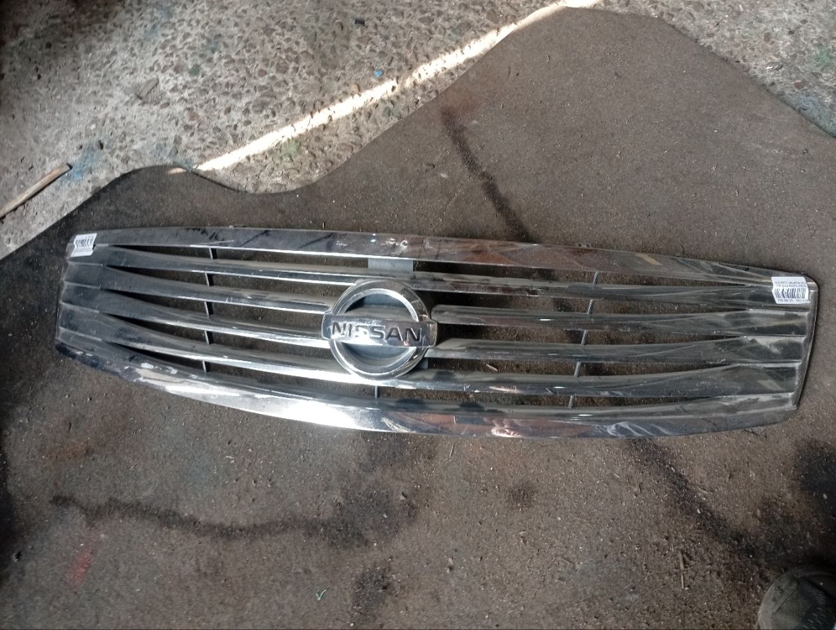 Решетка радиатора на Nissan Skyline V36 Фото 3