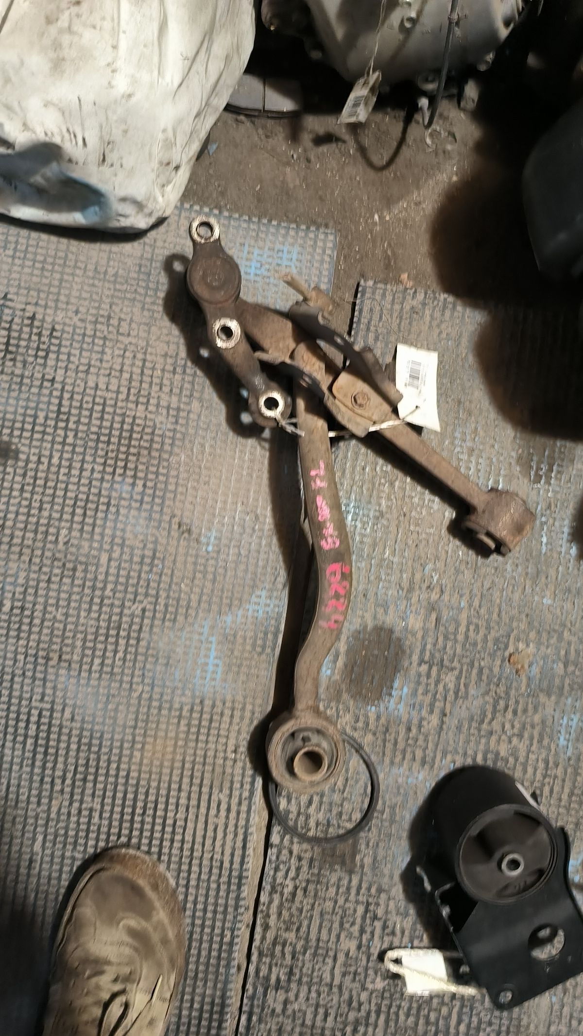 Рычаг 48069-22130, 48069-22140, UQ-075-3292 на Toyota Chaser GX100 1G-FE Фото 2